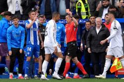 英雄联盟总决赛赛程-包含皇马中场球员受伤，影响球队整体实力！的词条