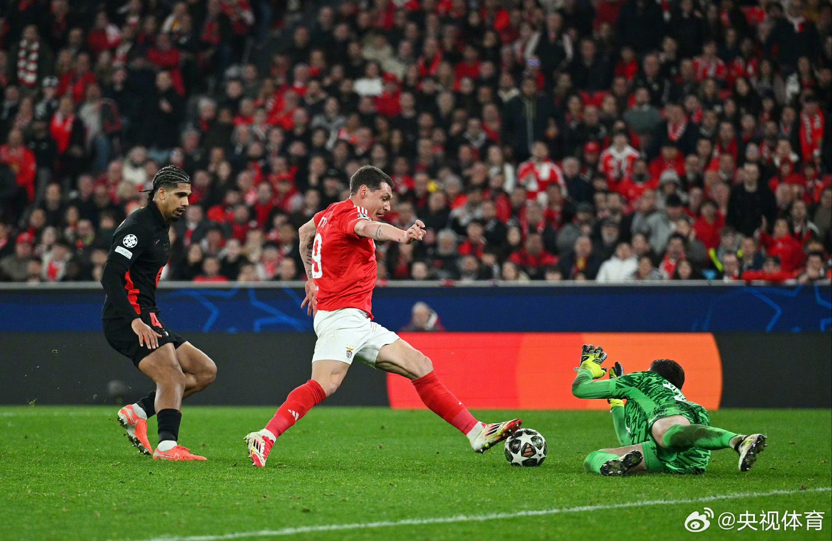 巴伦西亚客场大胜拉科鲁尼亚，赛季表现稳定的简单介绍