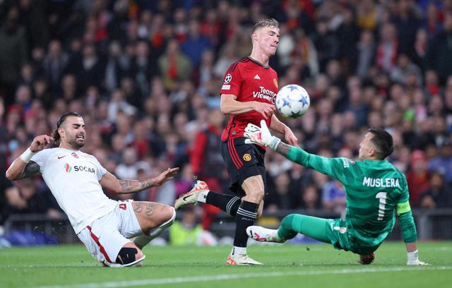 曼联中场状态神勇，带领球队创纪录的简单介绍