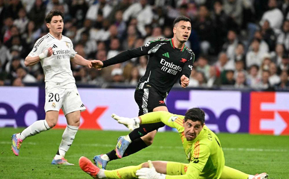 关于皇马遭遇三连败,欧冠卫冕梦碎的信息 关于皇马遭遇三连败,欧冠卫冕梦碎的信息