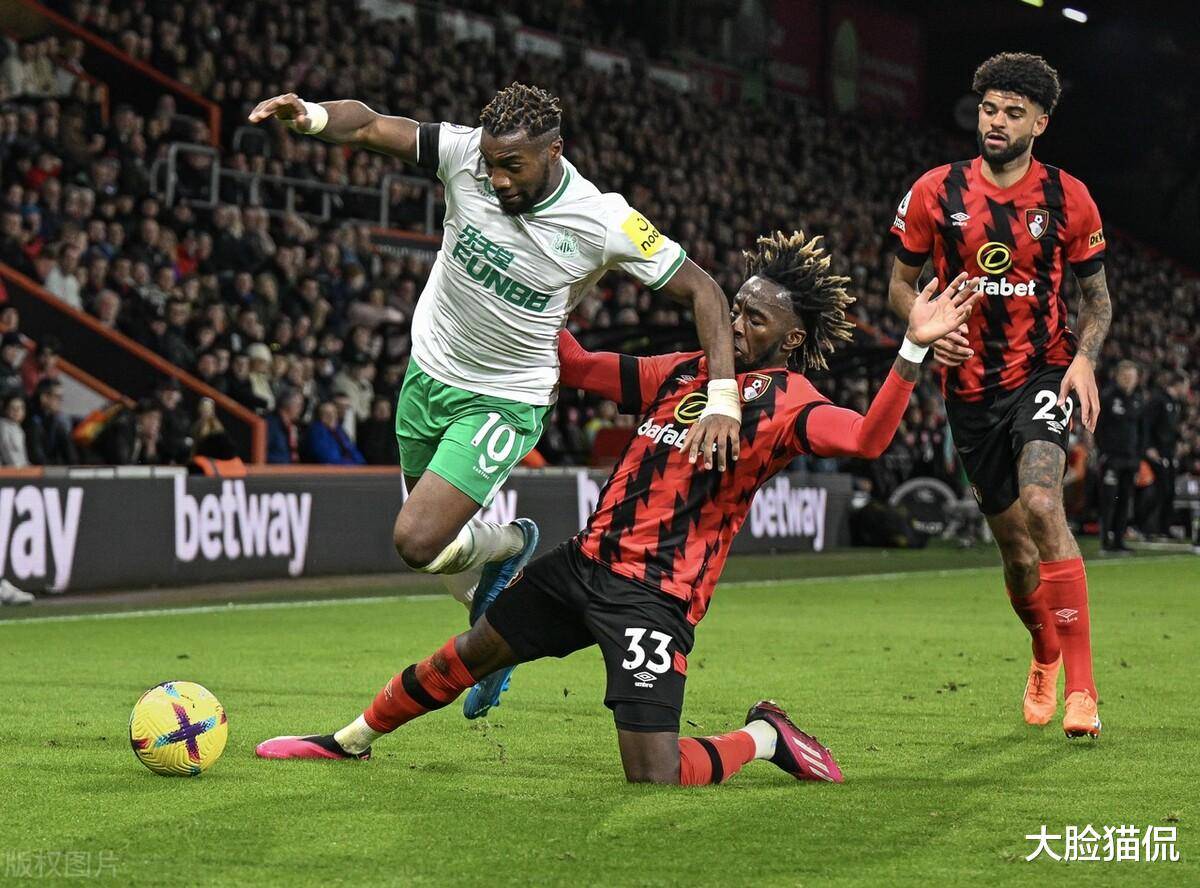 伯恩利客场逼平伯恩茅斯，保持不败