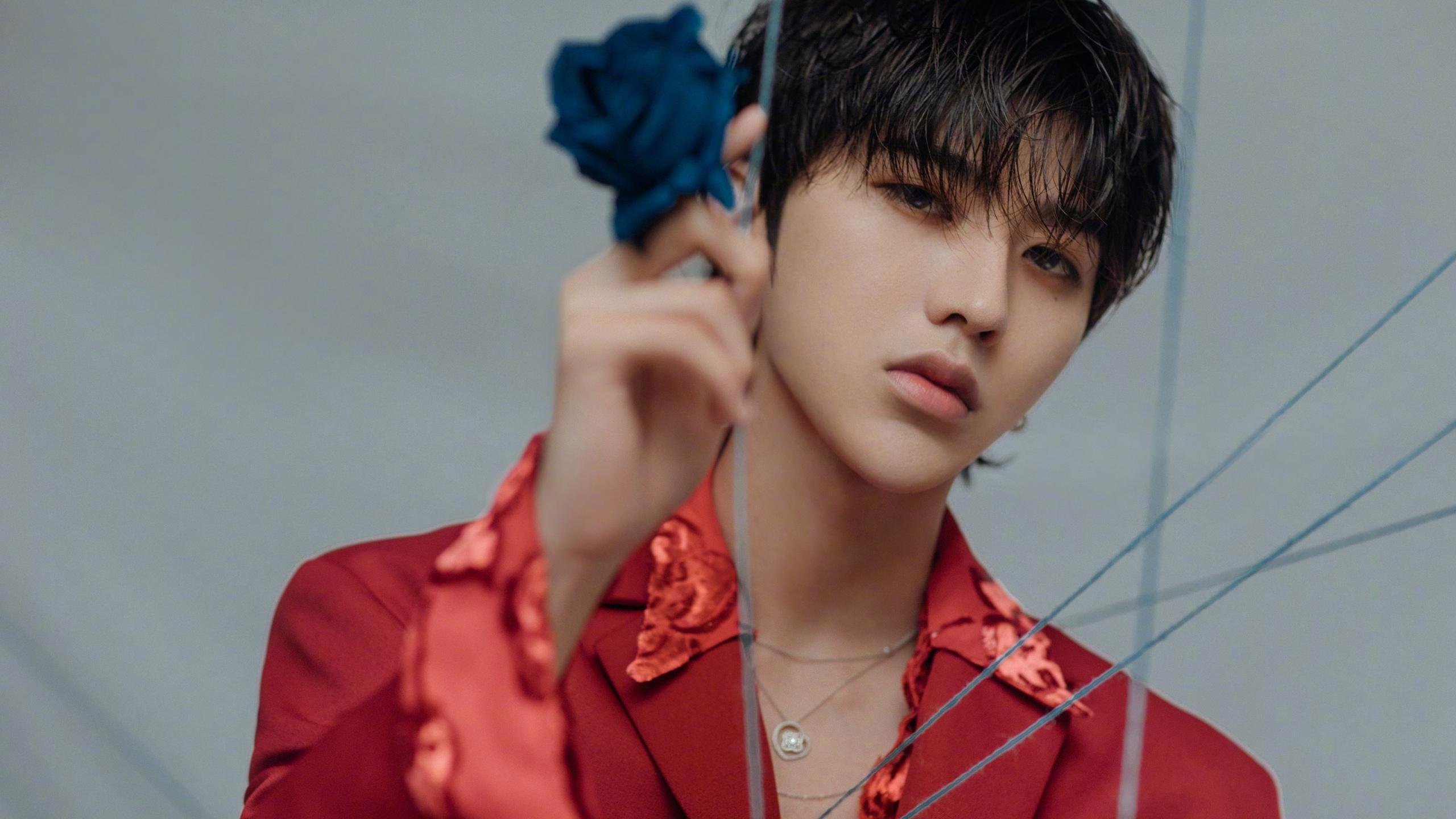 希腊神话降临赛场，费城钢骨翻越鹰巢，季后赛最疯狂的一夜