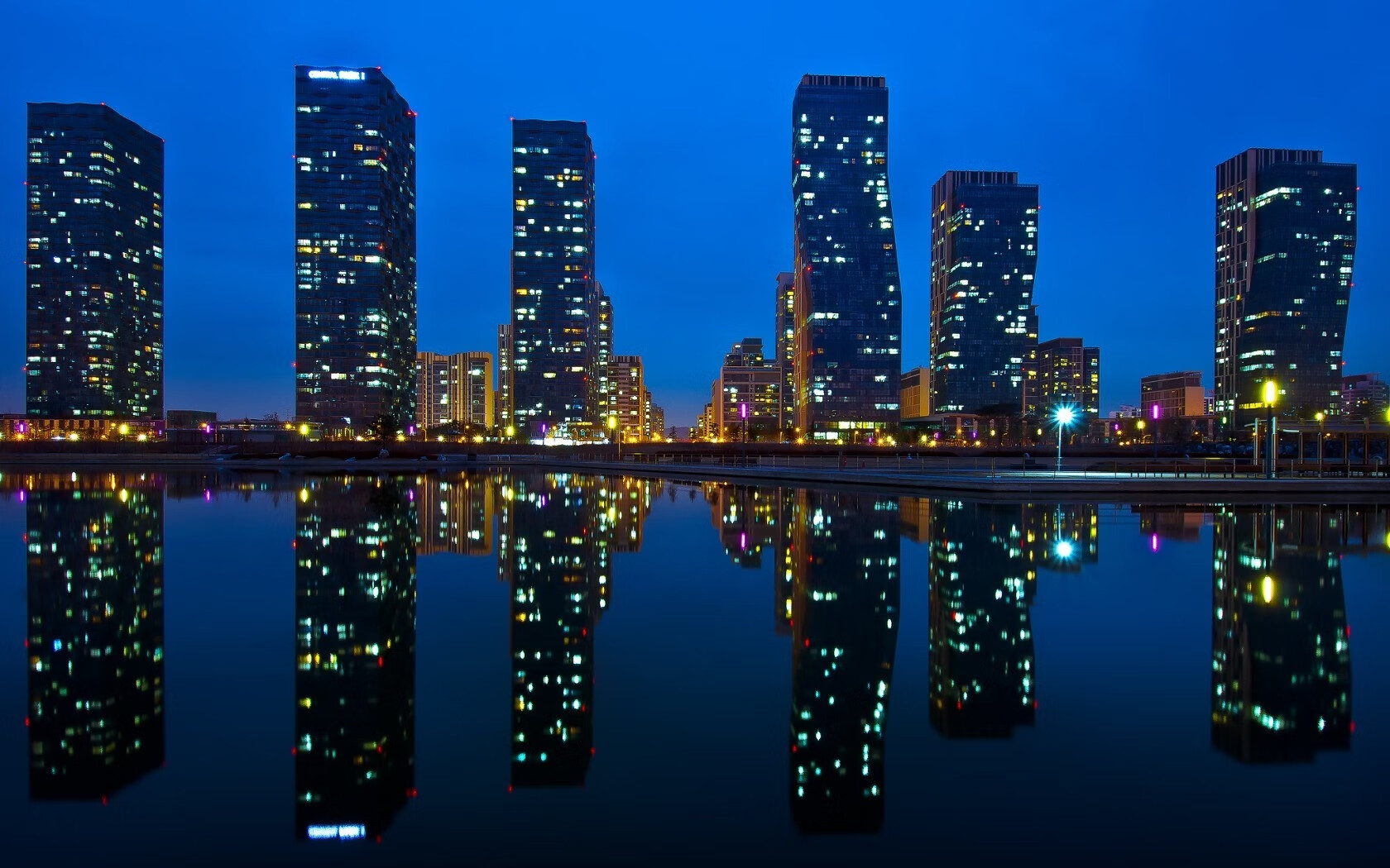 逆袭之夜！土耳其黑马掀翻南美劲旅，英超奇兵马丁内利上演拆防线魔术