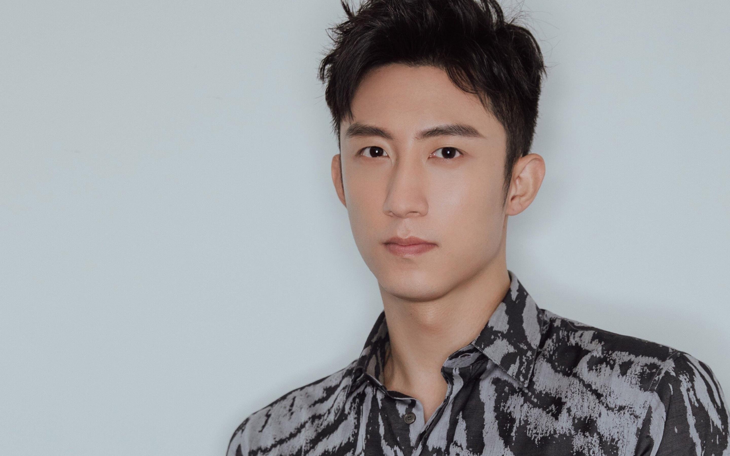 因此，我将假设您希望撰写一篇关于一场虚构的、具有欧冠级别关注度的南美俱乐部焦点战的文章，并围绕加时赛、取胜等核心戏剧元素展开