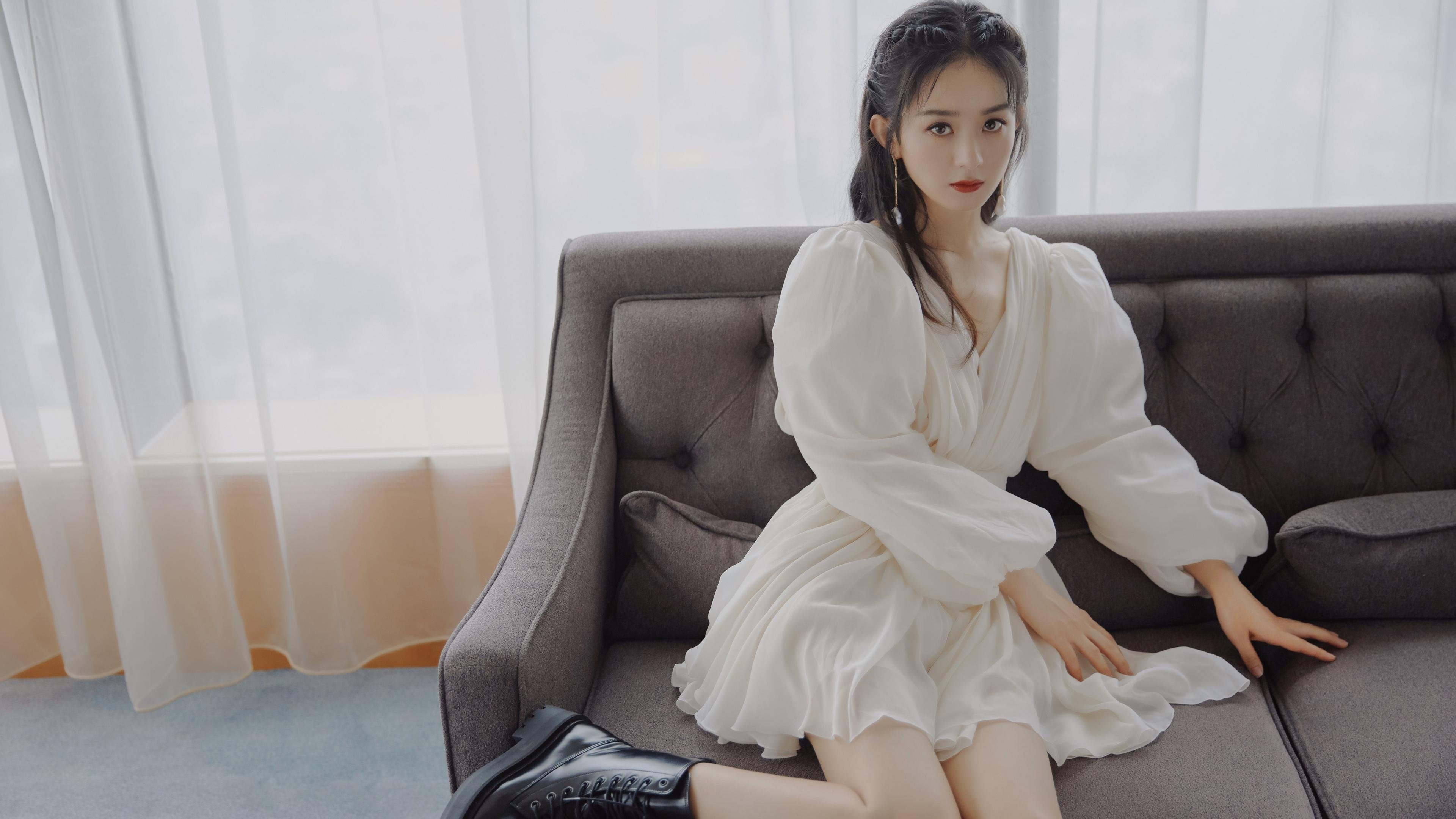 布克关键先生显神威，国王淘汰赛险胜马刺