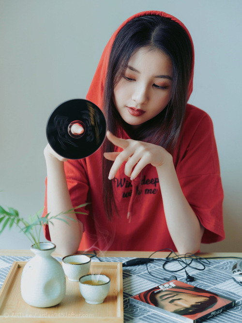 沙漠之鹰折戟B组，伊朗钢铁防线完胜泰国，奥斯梅恩一人改写世界杯格局